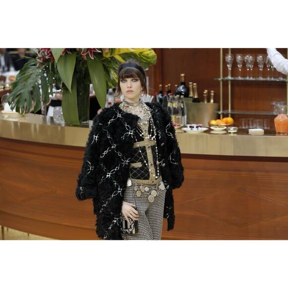 CHANEL Runway F/W 2015 Brasserie Black Gold Silk Cashmere 15K Cardigan FR42 - Picture 3 of 16